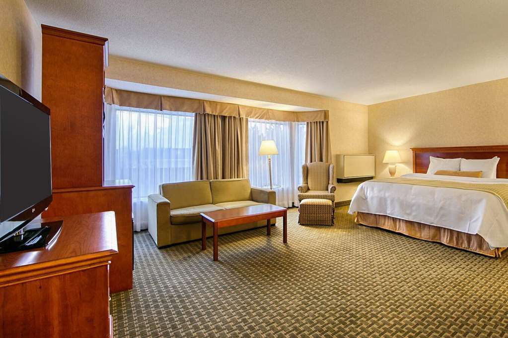 Quality Inn & Suites Брамптон Номер фото